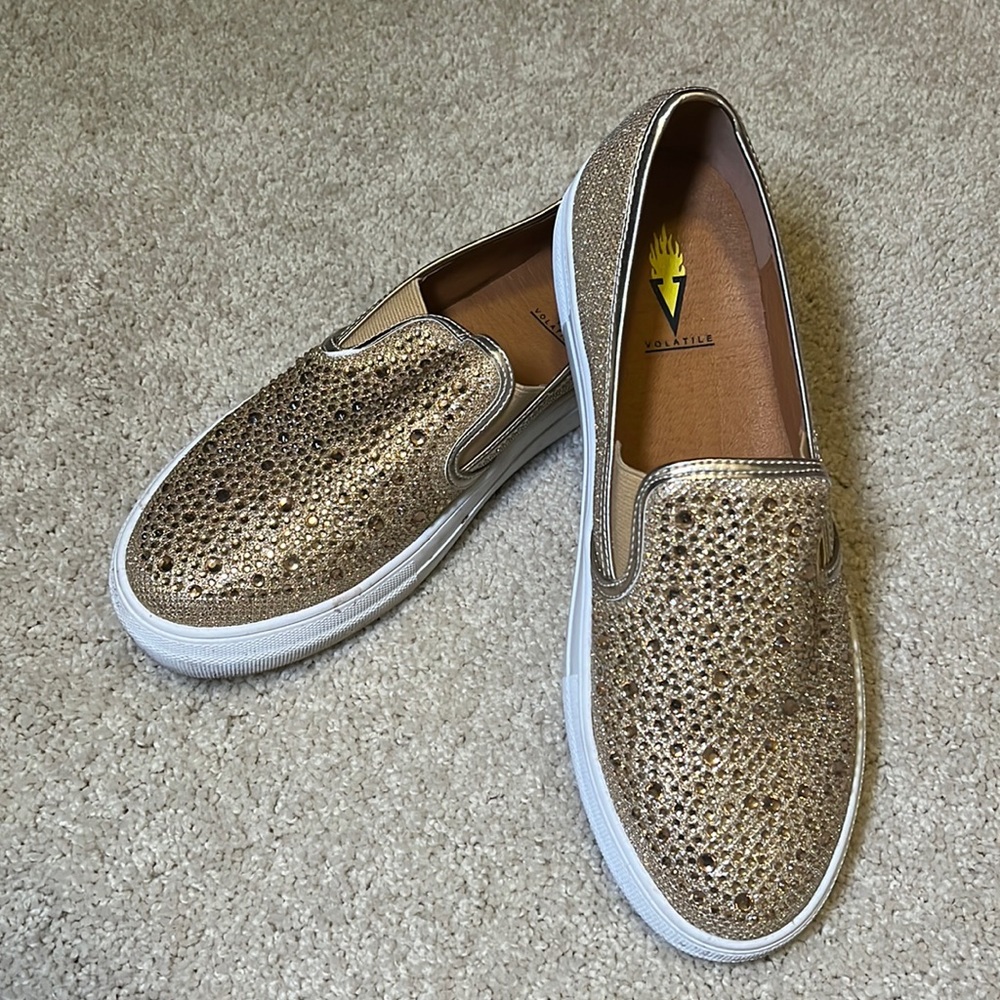 Volatile GOLD beaded slip on shoes size 9 - Picture 4 of 6